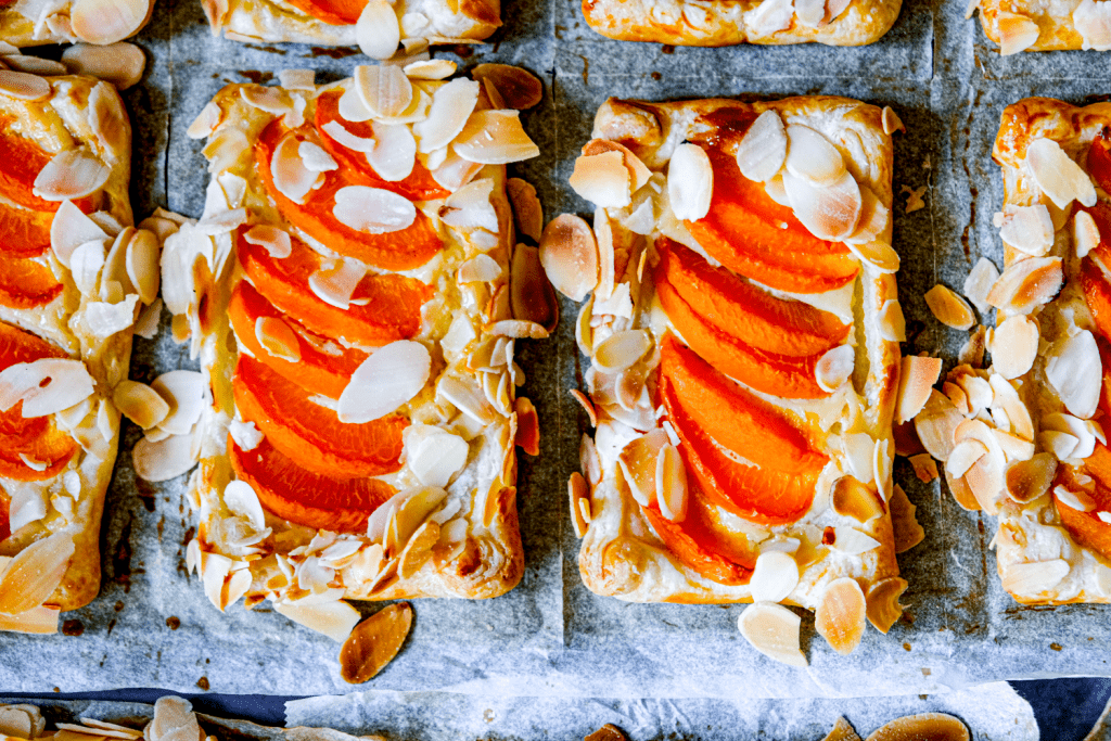 apricot almond and cream cheese puff pastry tarts