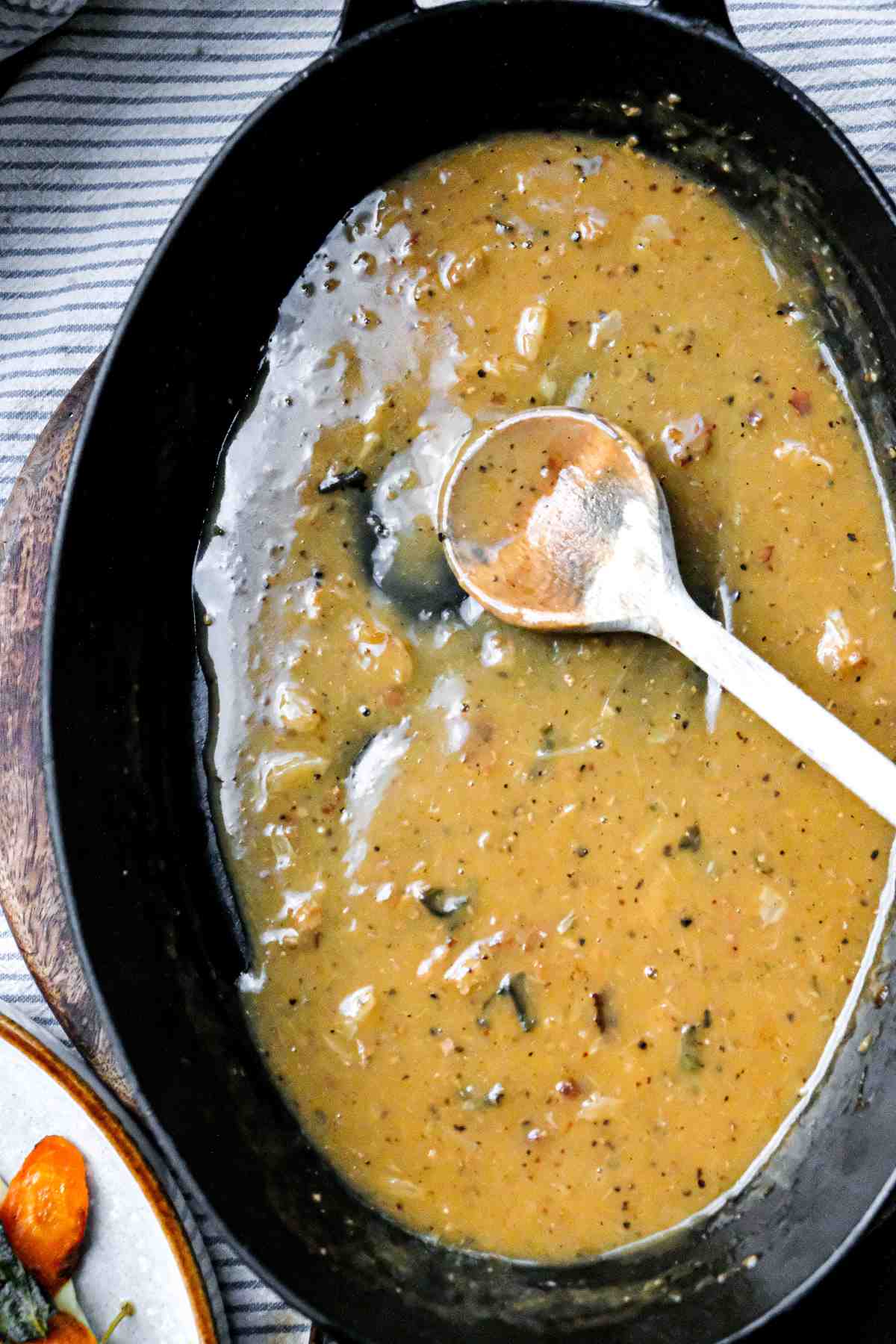 roasted garlic and white wine gravy