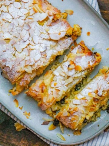 sliced strudel with almonds and raisins