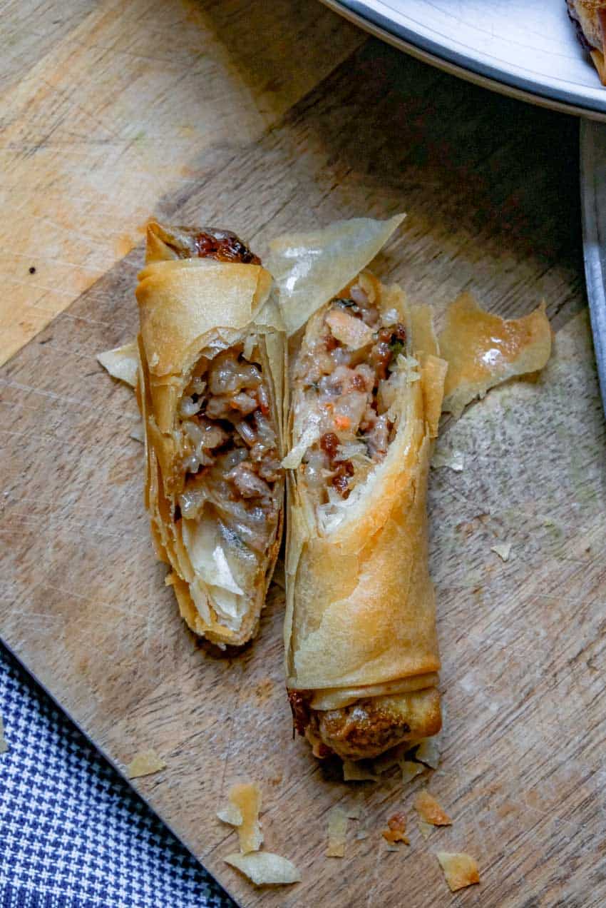 close up crispy thai spring roll