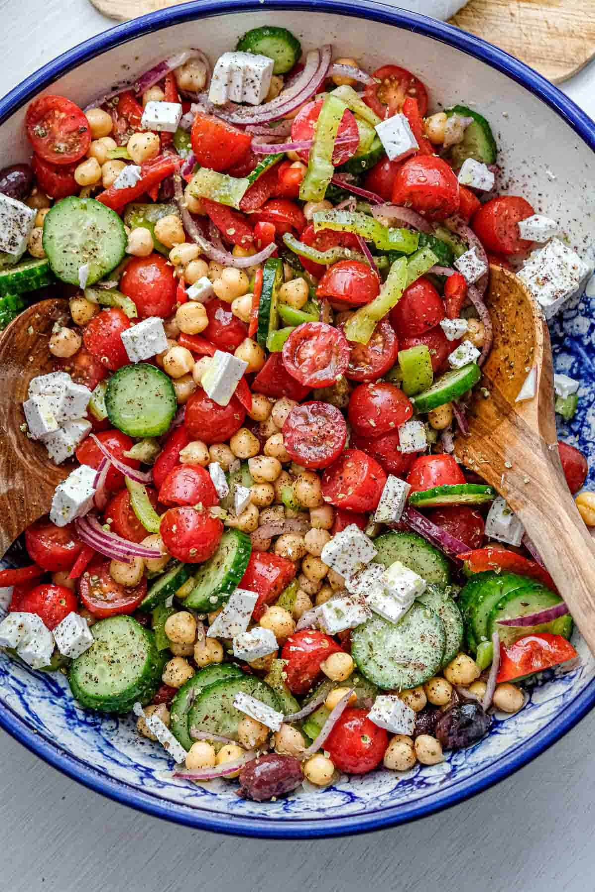 salad full bowl centered