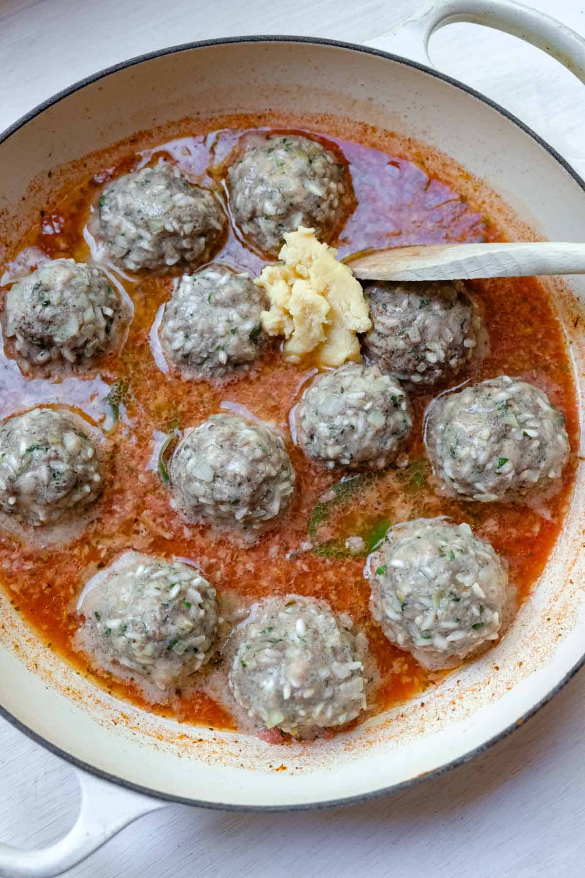 adding beurre manie to stewed meatballs