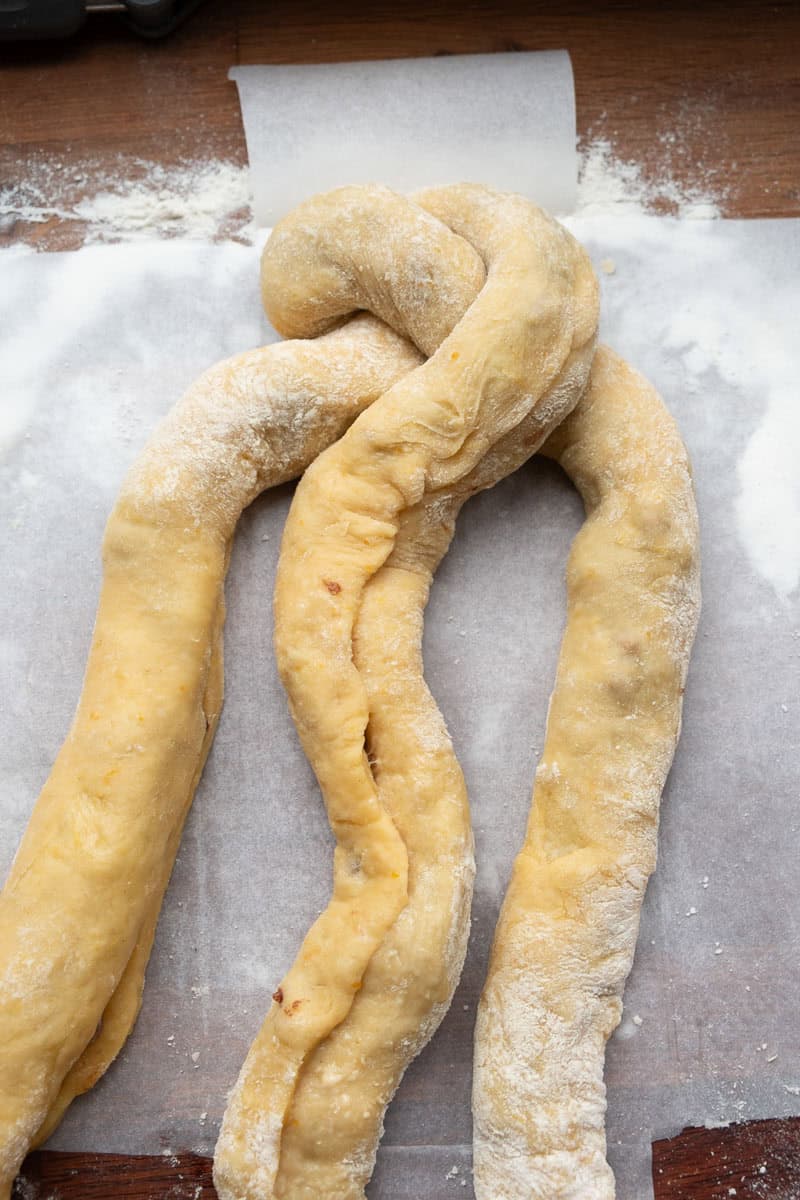 braiding no knead cozonac 2