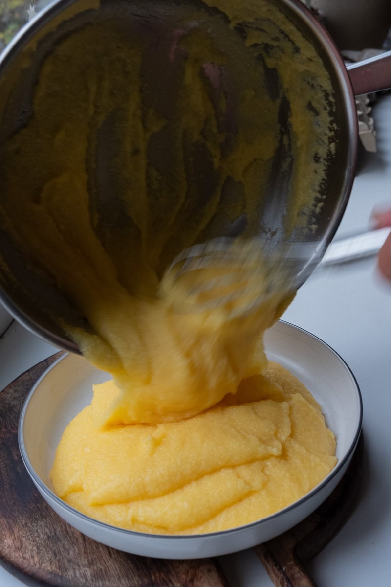 pouring out mamaliga
